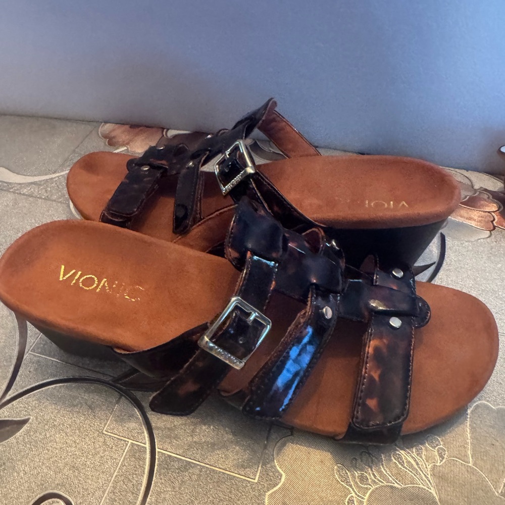 Vionic Tortoiseshell Buckle Sandals - image 3